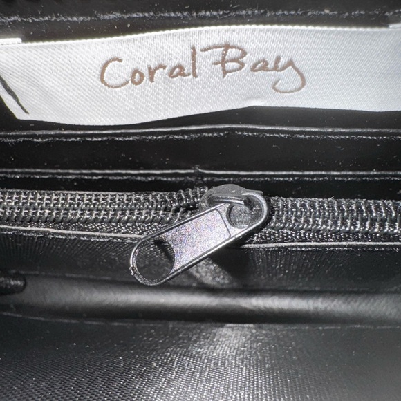 CORAL BAY Beautiful  Colorful Floral Butterfly Zip Around Wallet NWOT - Picture 4 of 9